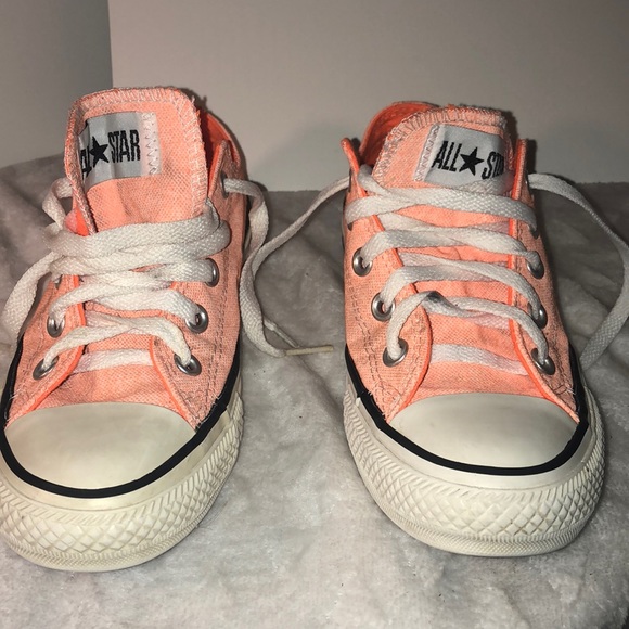 Converse Shoes - Chuck Taylors Hyper Orange women’s 5 boys size 3
